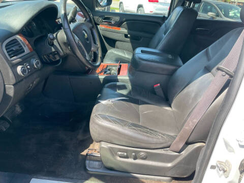 2011 Chevrolet Suburban LTZ