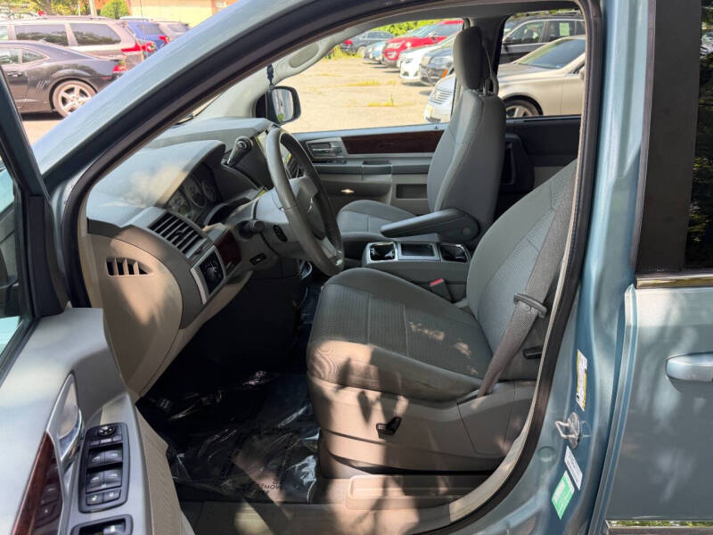 2010 Chrysler Town and Country Touring