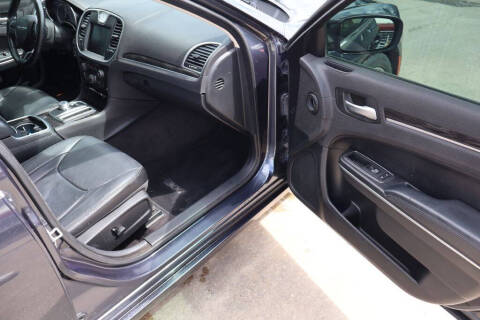 2016 Chrysler 300 Limited