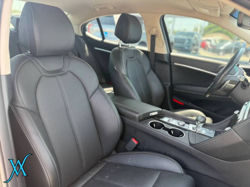 2025 Genesis G70