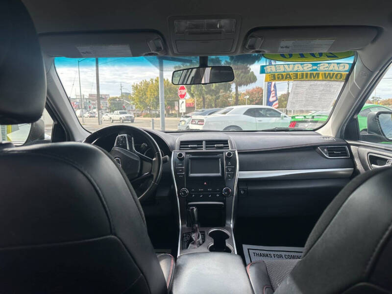 2016 Toyota Camry SE