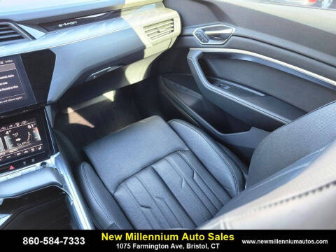 2024 Audi Q8 Sportback e-tron quattro Prestige S line