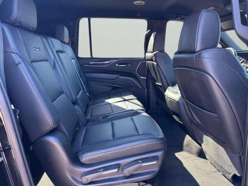 2022 Cadillac Escalade ESV Luxury