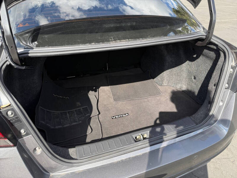 2020 Nissan Versa SV