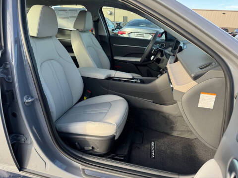 2025 Hyundai Sonata Hybrid Limited