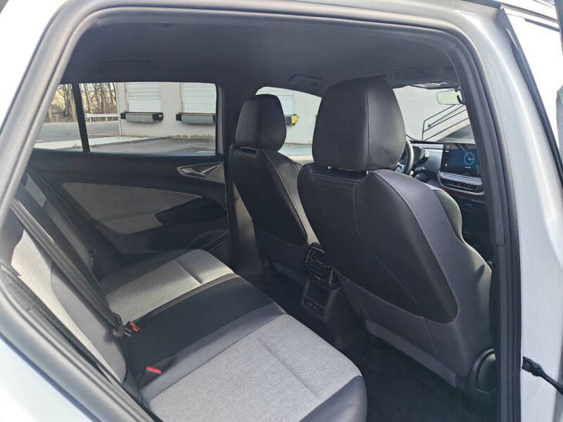 2023 Volkswagen ID.4 Pro