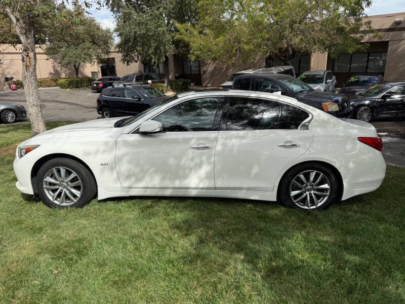 2017 Infiniti Q50 2.0T Premium