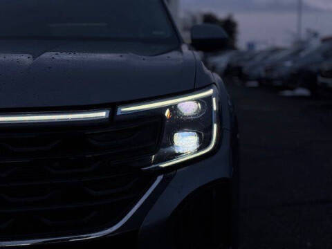 2025 Volkswagen Atlas Cross Sport SE 4Motion