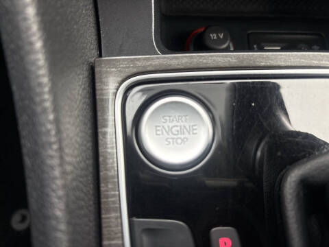 2017 Volkswagen Passat 1.8T SE