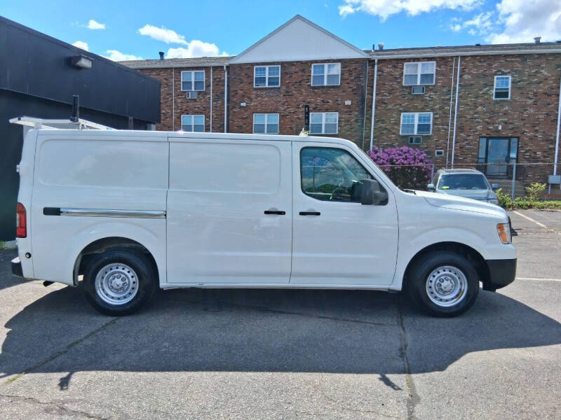 2019 Nissan NV 2500 HD SL