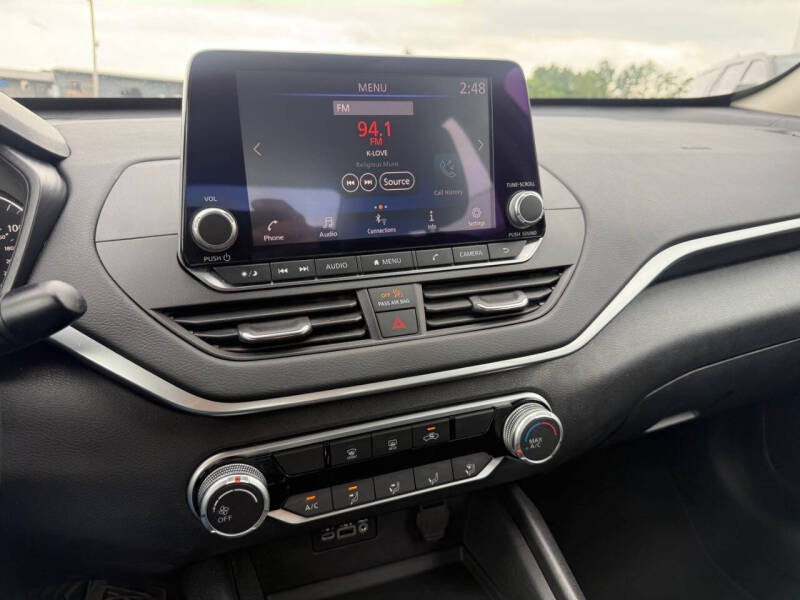2022 Nissan Altima 2.5 SV