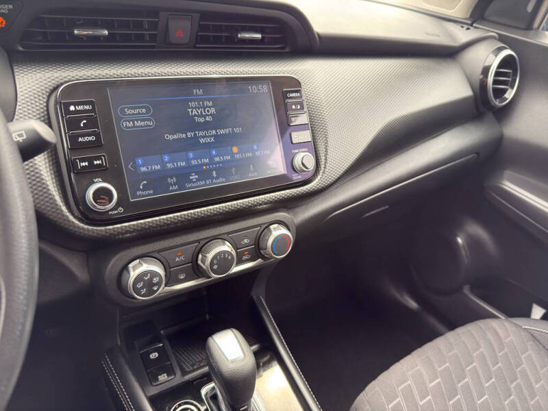 2023 Nissan Kicks SV