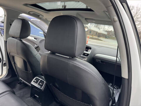 2016 Audi A4 2.0T quattro Premium