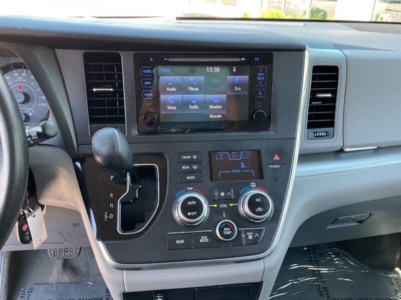 2017 Toyota Sienna LE 7-Passenger