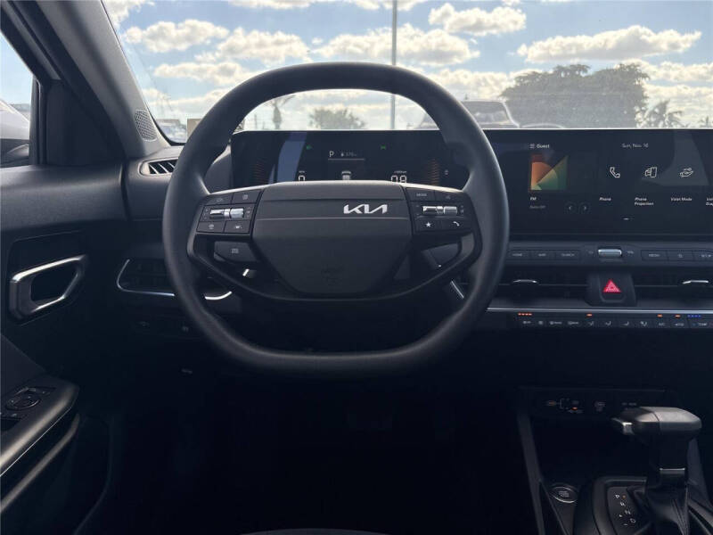 2025 Kia K4 LX