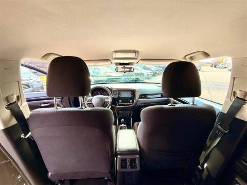 2020 Mitsubishi Outlander ES