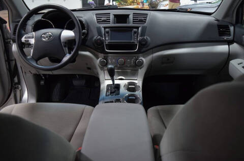 2013 Toyota Highlander SE