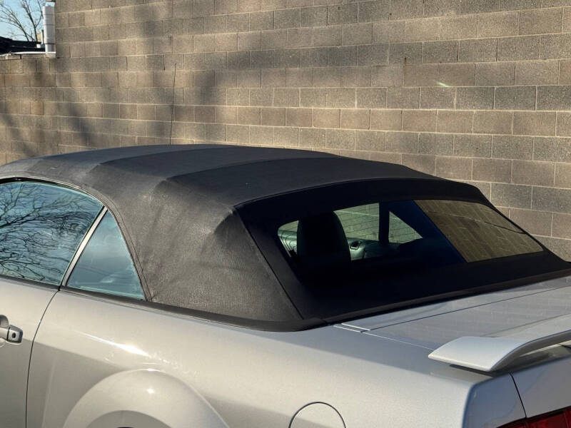 2005 Ford Mustang V6 Deluxe