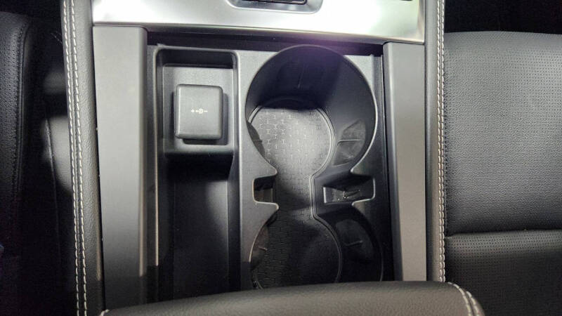 2025 Jaguar F-PACE P400 R-Dynamic S