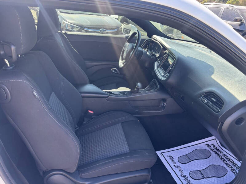 2022 Dodge Challenger SXT