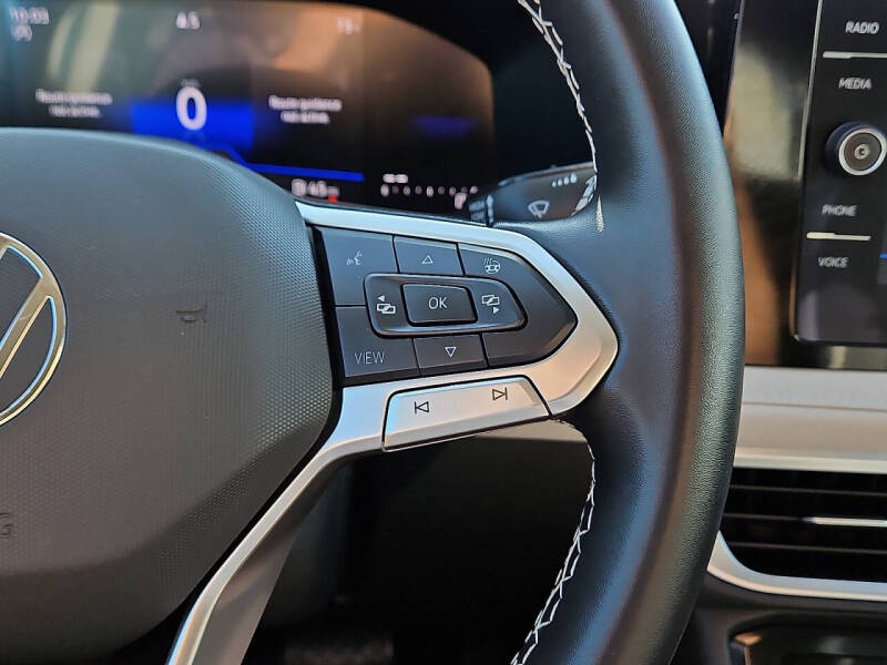 2025 Volkswagen Taos SE