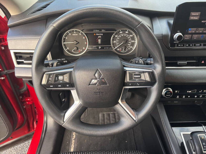 2023 Mitsubishi Outlander ES