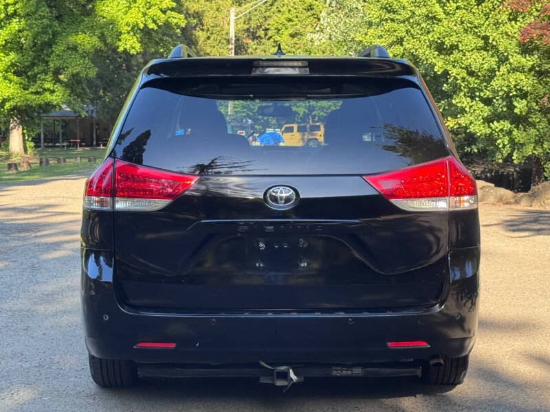 2011 Toyota Sienna XLE 8-Passenger