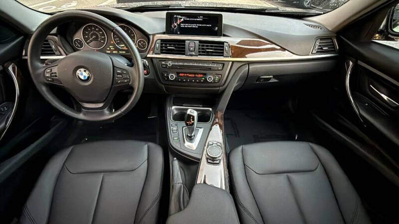 2015 BMW 3 Series 320i