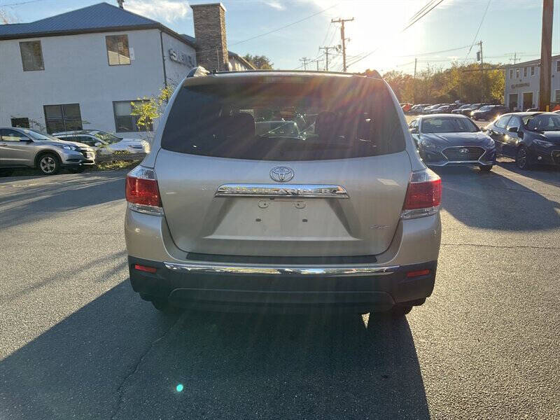 2013 Toyota Highlander SE