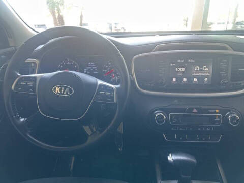 2019 Kia Sorento S V6