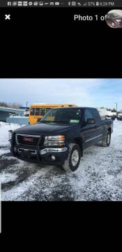 2005 GMC Sierra 1500 for sale at MEDINA WHOLESALE LLC in Wadsworth OH
