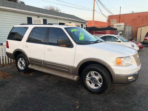 2004 Ford Expedition for sale at LINDER'S AUTO SALES in Gastonia NC