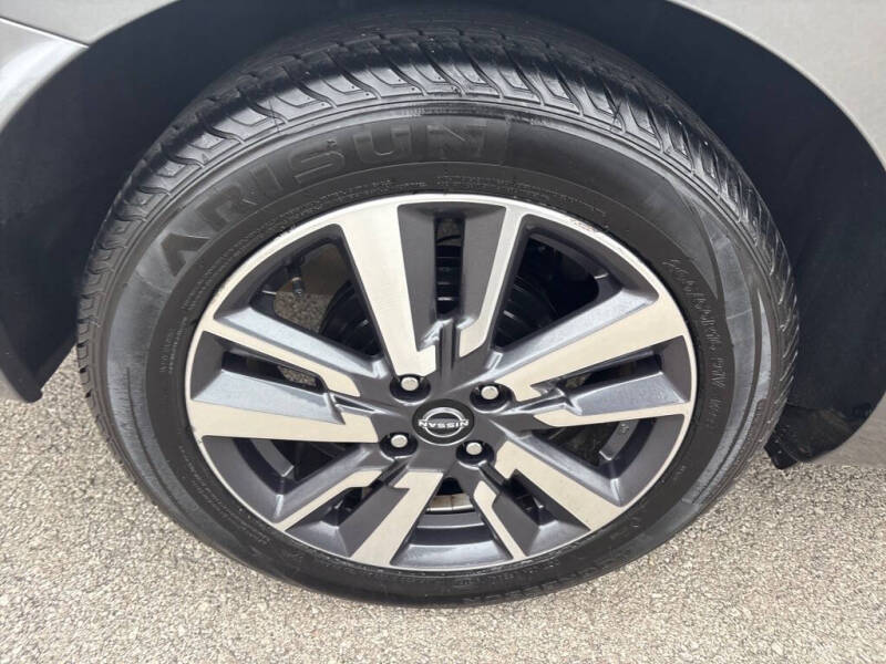 2023 Nissan Versa SV