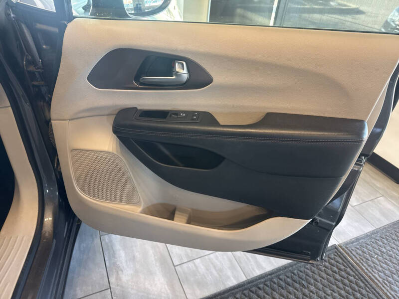 2018 Chrysler Pacifica Touring Plus