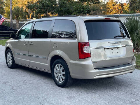 2014 Chrysler Town and Country Touring
