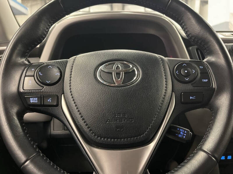 2017 Toyota RAV4 Hybrid XLE