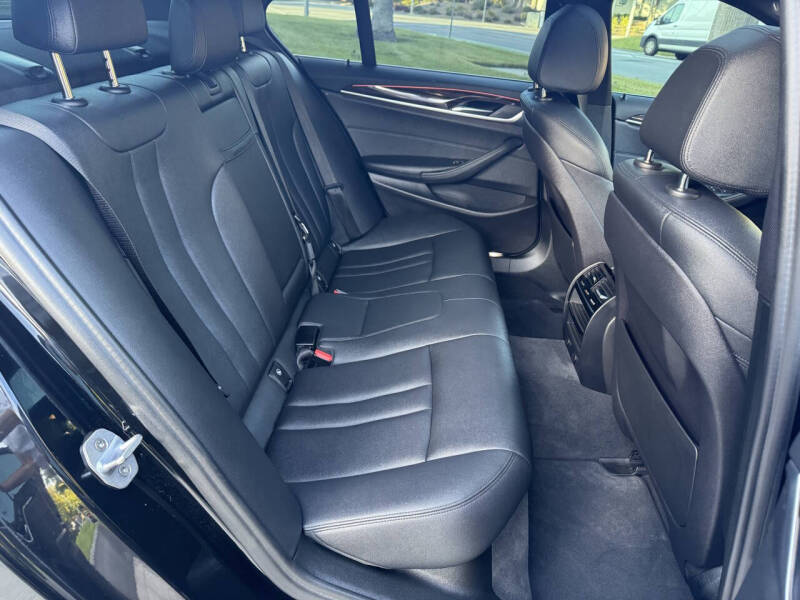 2019 BMW 5 Series 530i