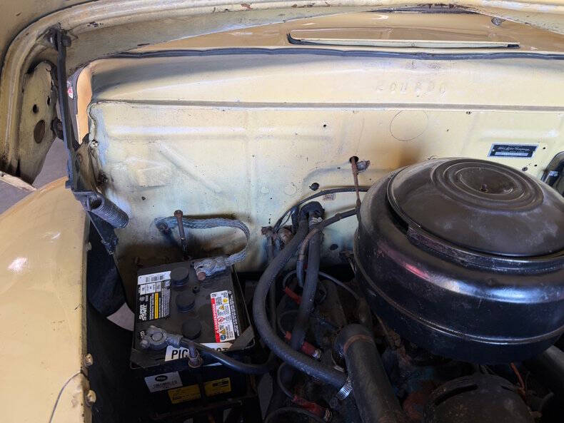 1948 Ford Super Deluxe