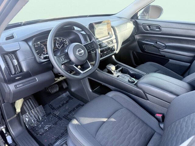2025 Nissan Pathfinder S