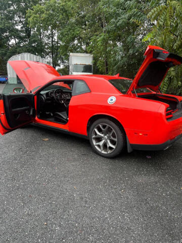 2017 Dodge Challenger SXT Plus