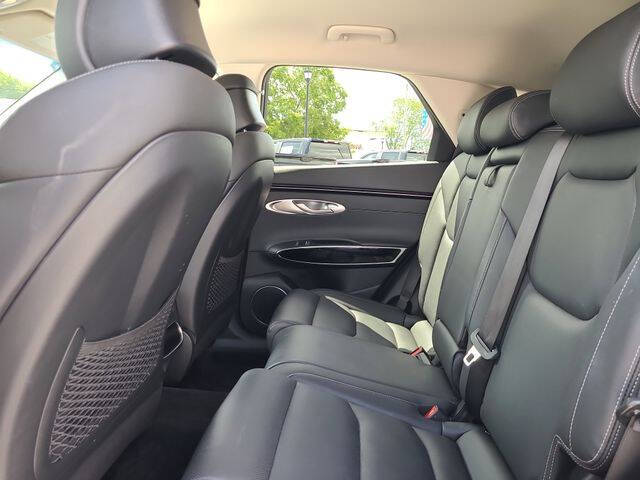 2025 Genesis GV70 2.5T Standard