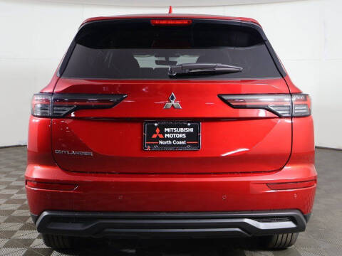 2026 Mitsubishi Outlander ES