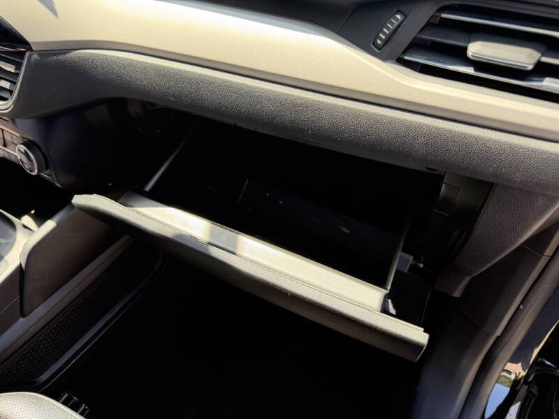 2022 Ford Escape Hybrid SEL