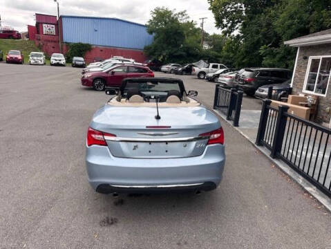 2012 Chrysler 200 Limited