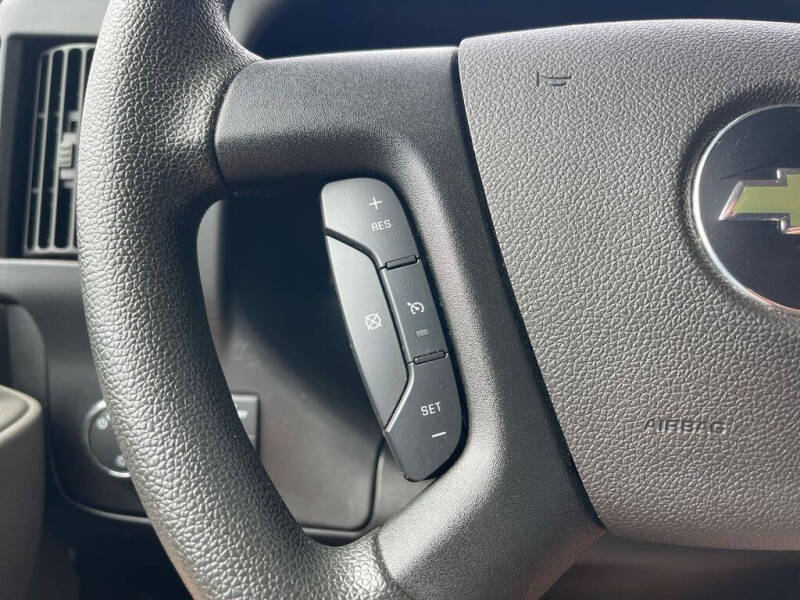 2023 Chevrolet Express 2500