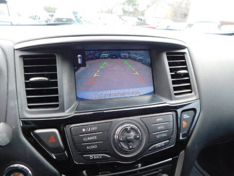 2017 Nissan Pathfinder S