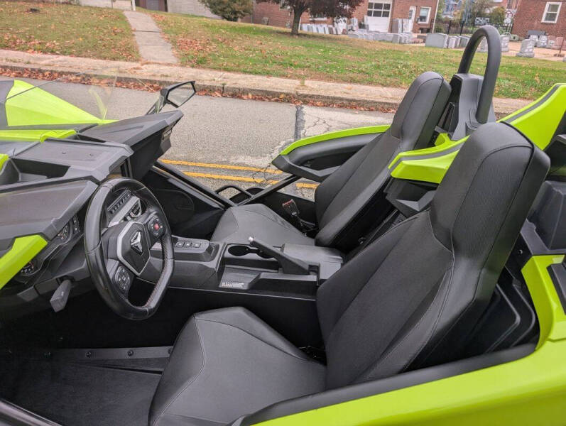 2023 Polaris Slingshot