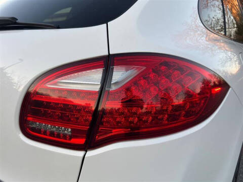 2012 Porsche Cayenne S Hybrid