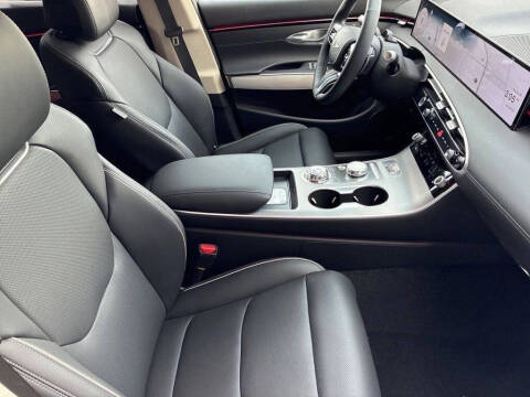 2026 Genesis GV70
