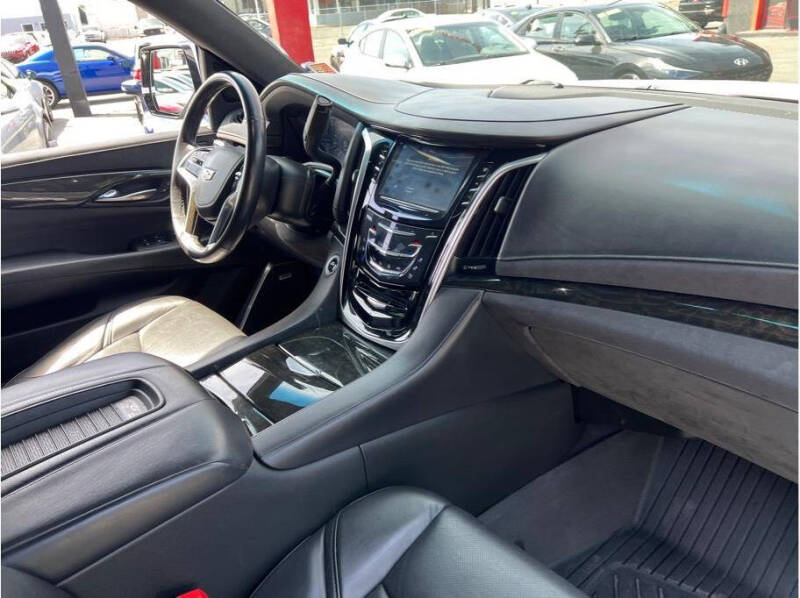 2019 Cadillac Escalade Platinum